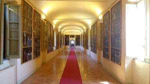 アルティリエ宮殿内　268枚の教皇画！！